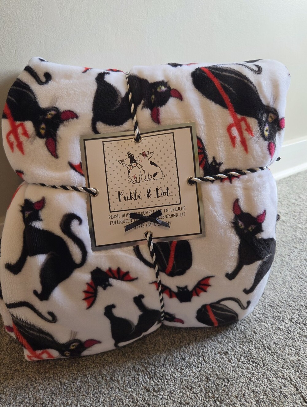Black Cat Plush Queen Size Throw Blanket Devil Kitty Halloween 90x90